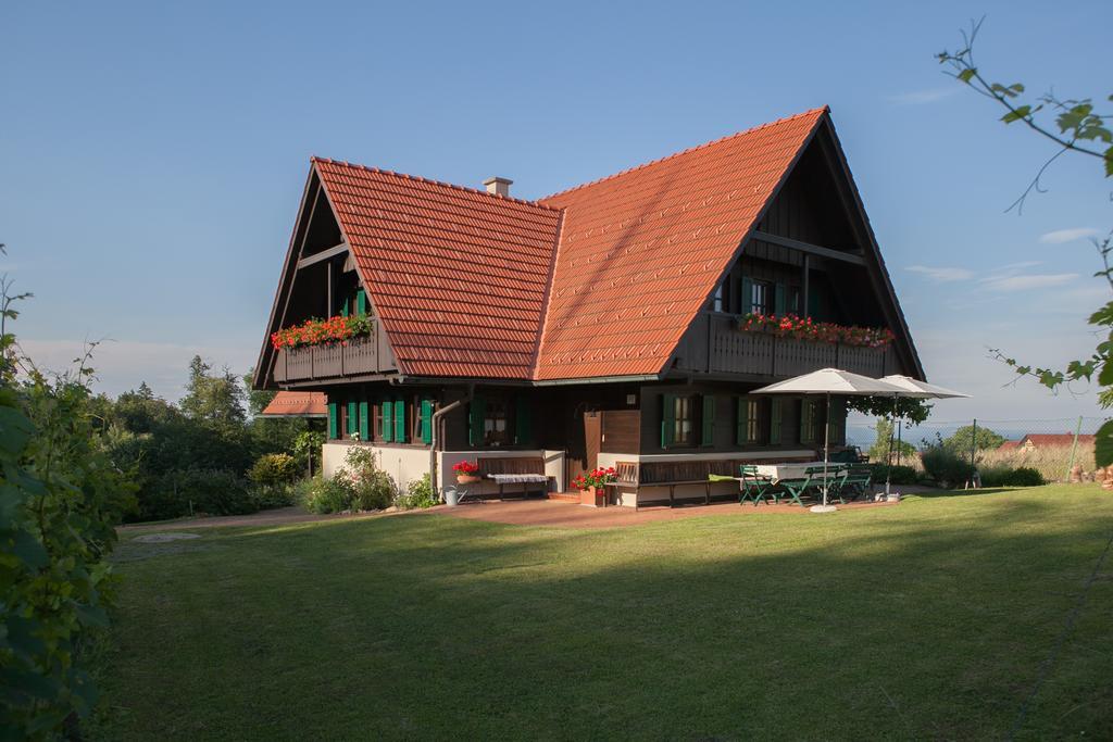 Ferienhaus Neubauer Spielfeld Dış mekan fotoğraf