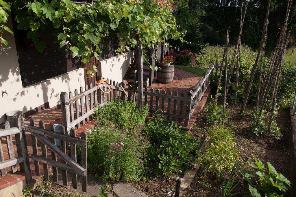 Ferienhaus Neubauer Spielfeld Dış mekan fotoğraf